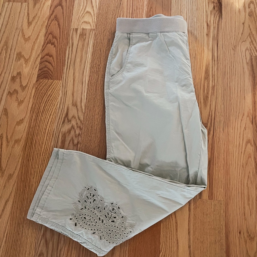 Chico’s Like New Khaki Embroidered Straight Leg Pants - Picture 4 of 6